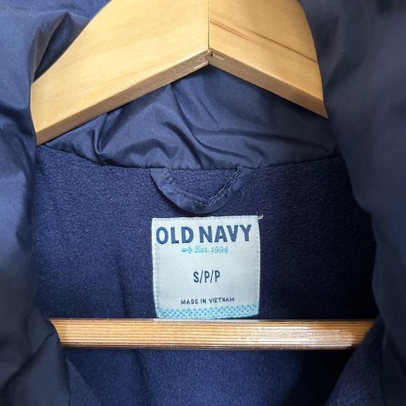 SOLD Old Navy quilted puffer vest - Picture 3 of 4